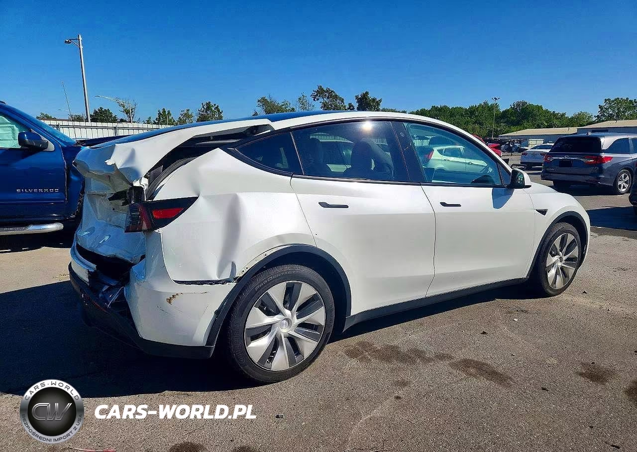2022 Tesla Model Y VIN:7SAYGDEE9NF310945 - 3