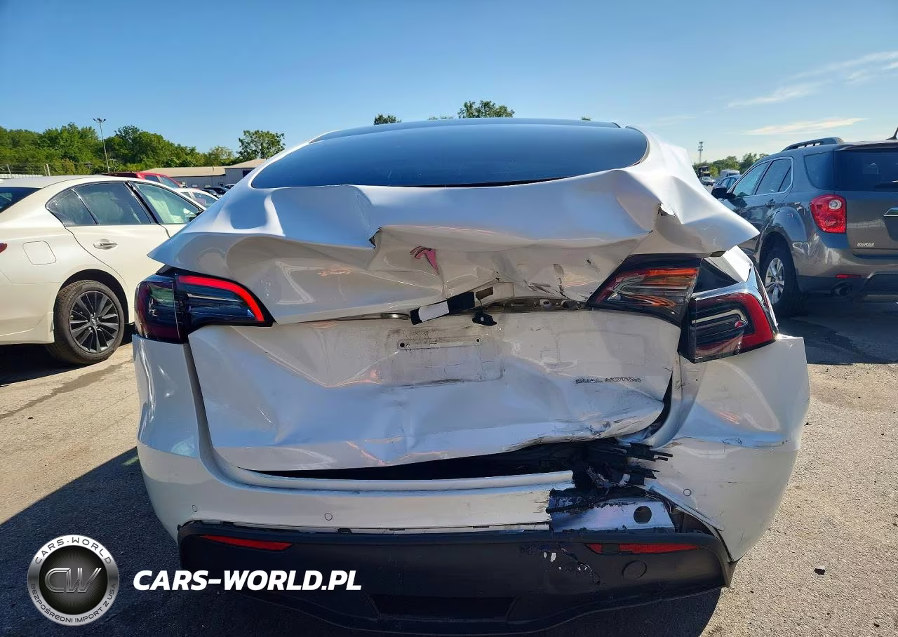 2022 Tesla Model Y VIN:7SAYGDEE9NF310945 - 6