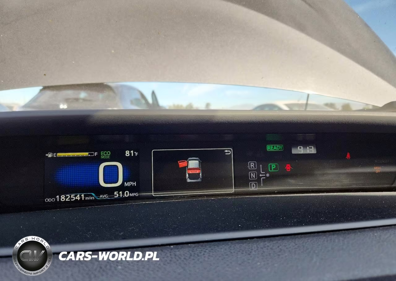 2017 Toyota Prius Three VIN:JTDKARFU0H3544870 - 9
