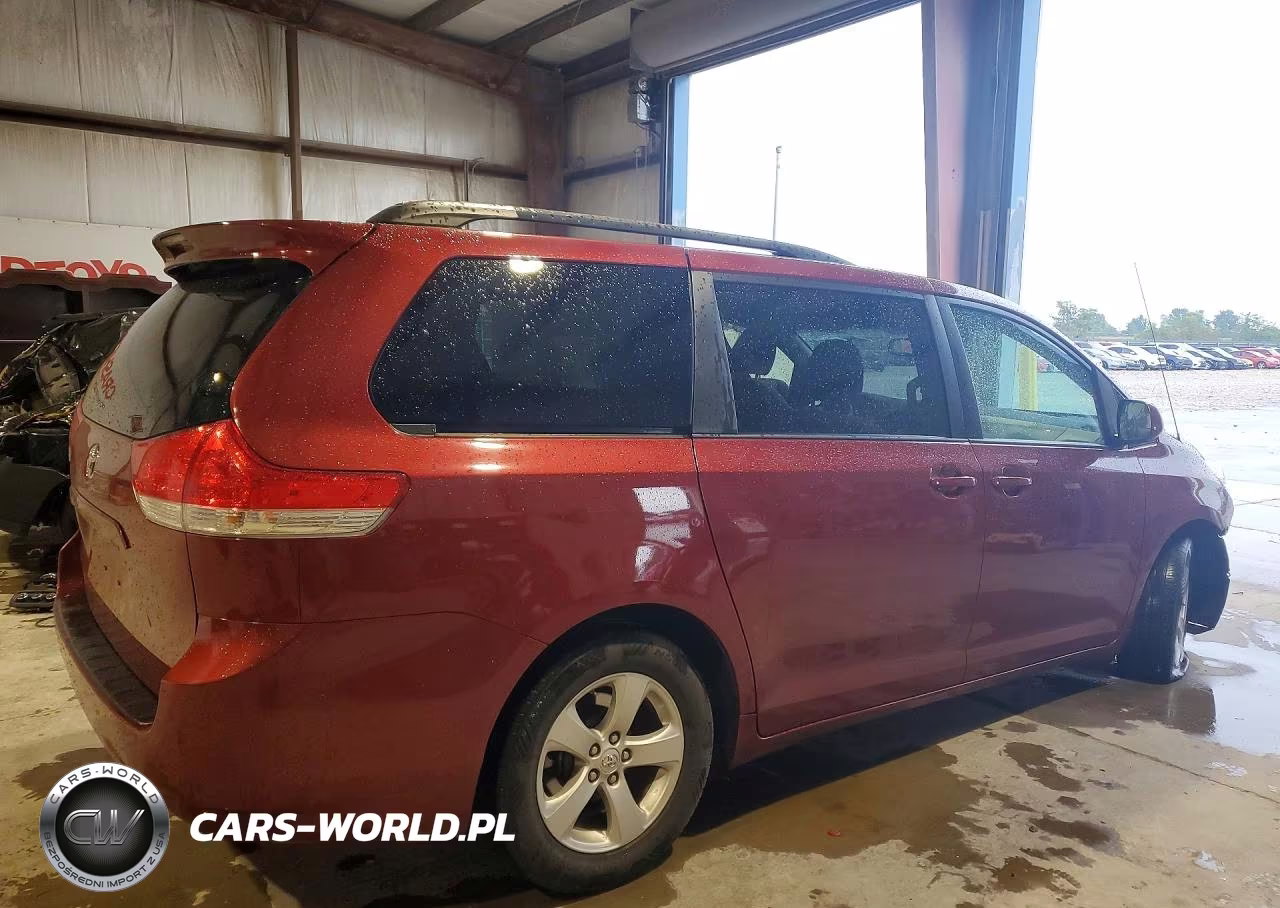 2013 Toyota Sienna Le VIN:5TDKK3DC2DS293301 - 3
