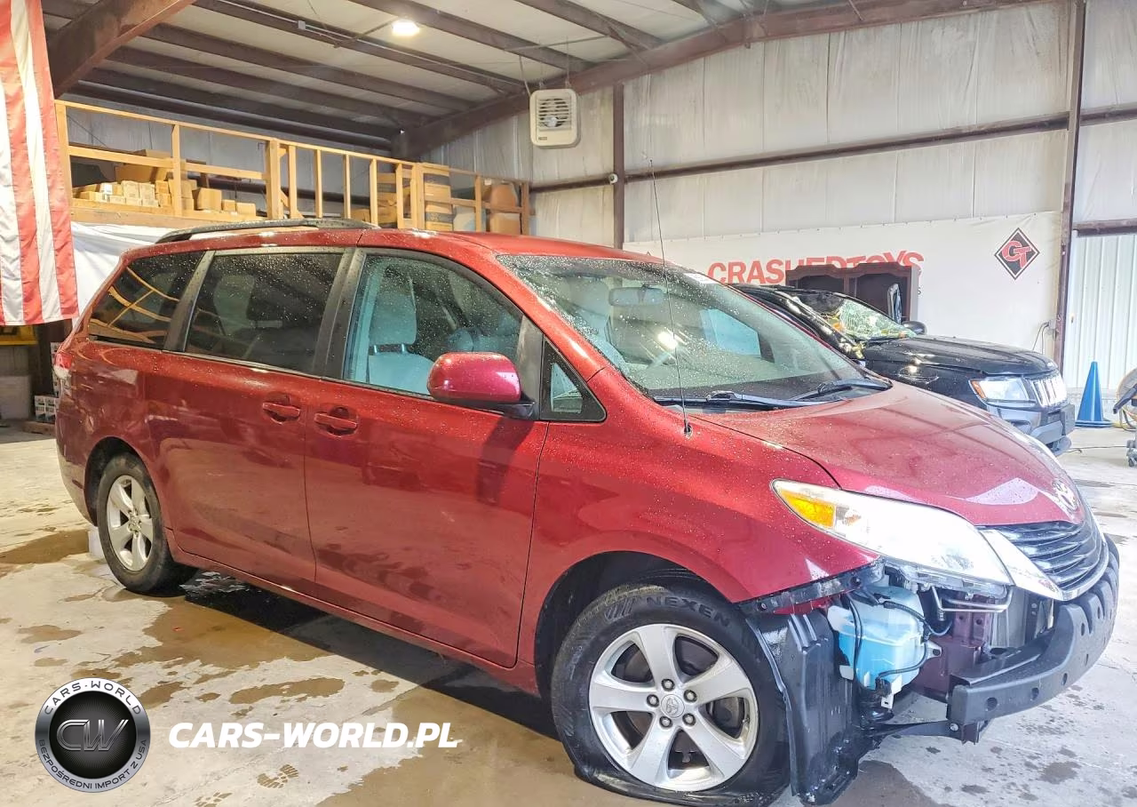 2013 Toyota Sienna Le VIN:5TDKK3DC2DS293301 - 4