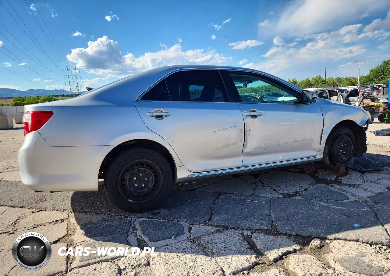 2014 Toyota Camry Le VIN:4T4BF1FK9ER377191 - 3