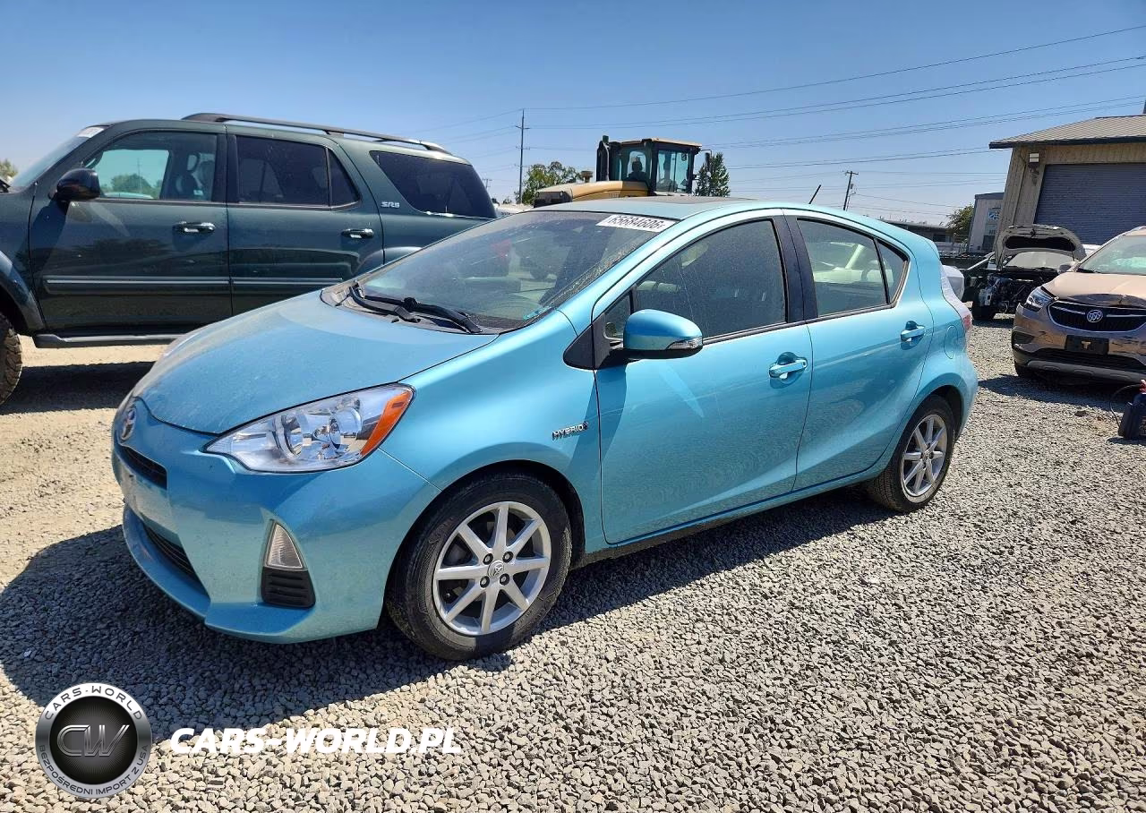 2013 Toyota Prius C Three – zdjęcie 1 z 12