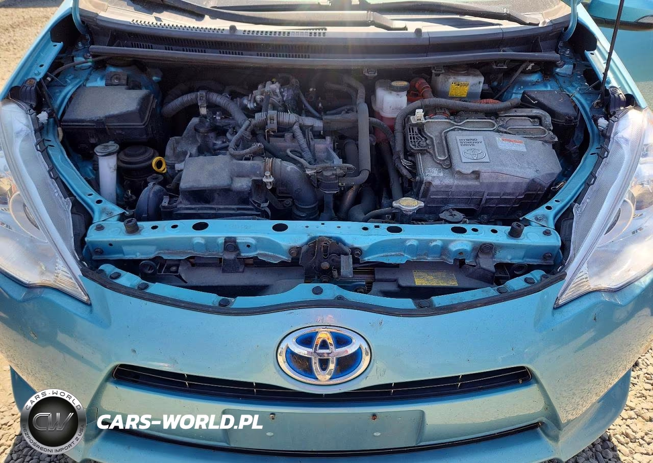 2013 Toyota Prius C Three VIN:JTDKDTB33D1051577 - 11