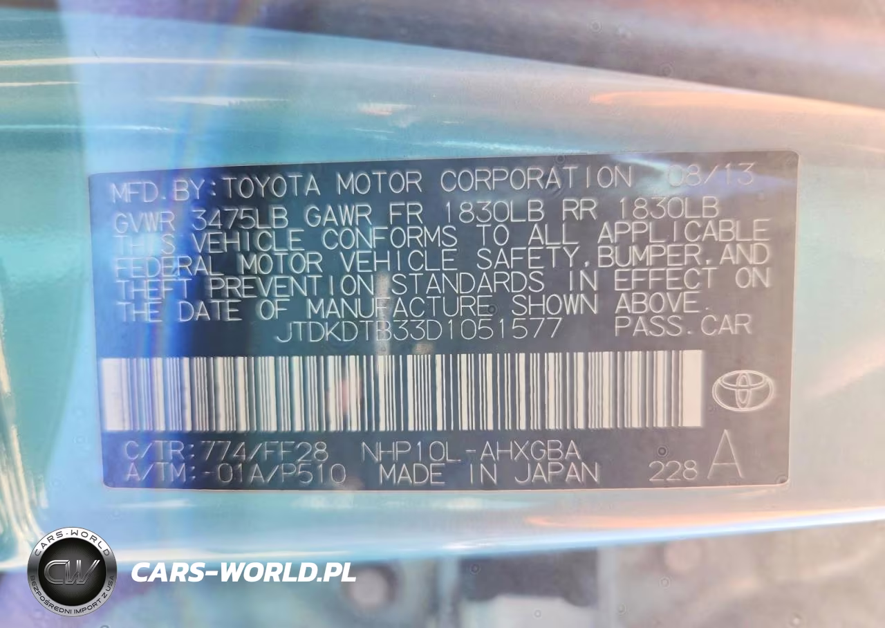 2013 Toyota Prius C Three VIN:JTDKDTB33D1051577 - 12