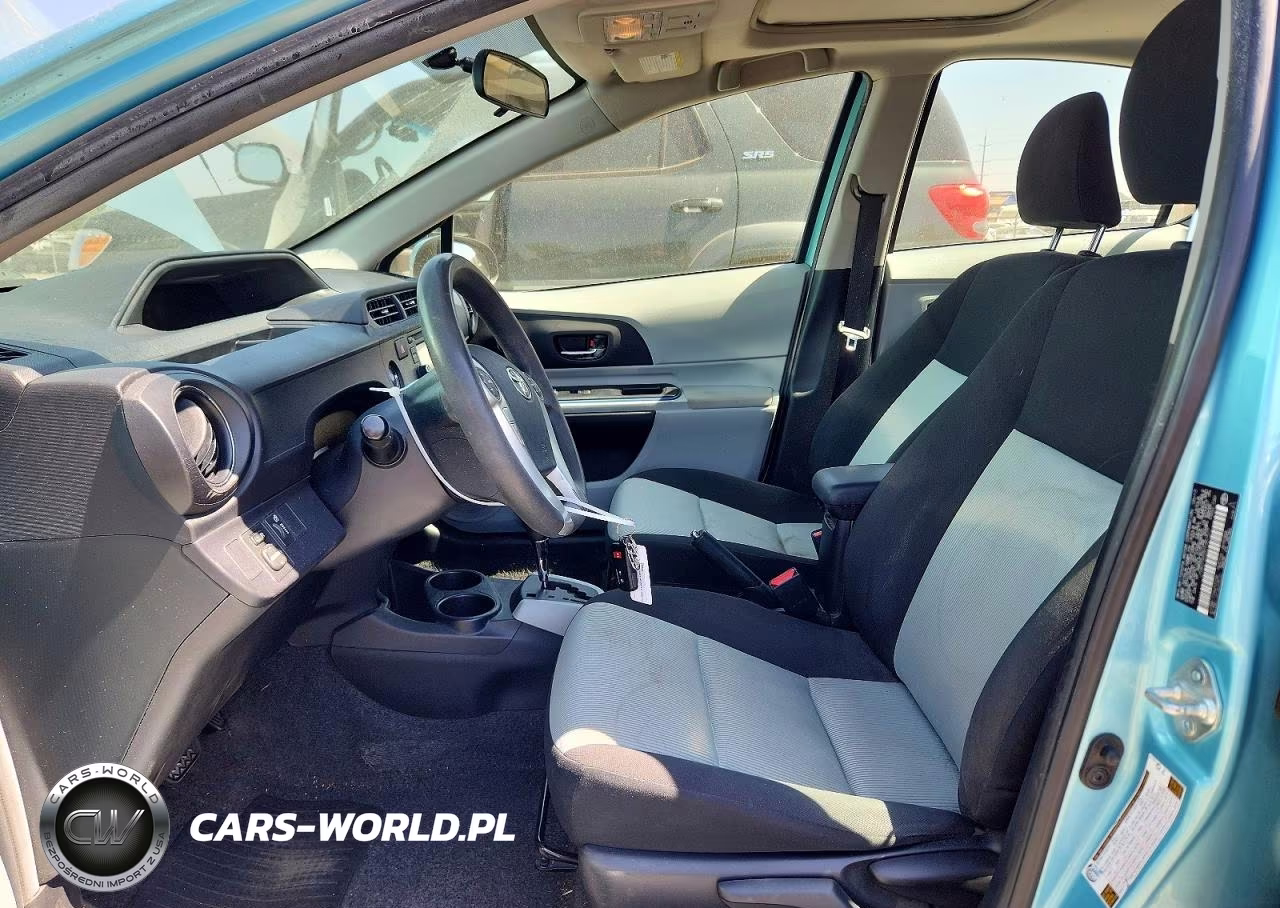 2013 Toyota Prius C Three VIN:JTDKDTB33D1051577 - 7