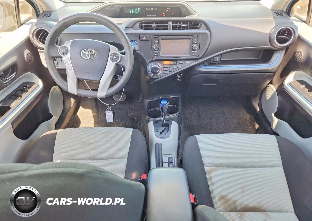 2013 Toyota Prius C Three VIN:JTDKDTB33D1051577 - 8