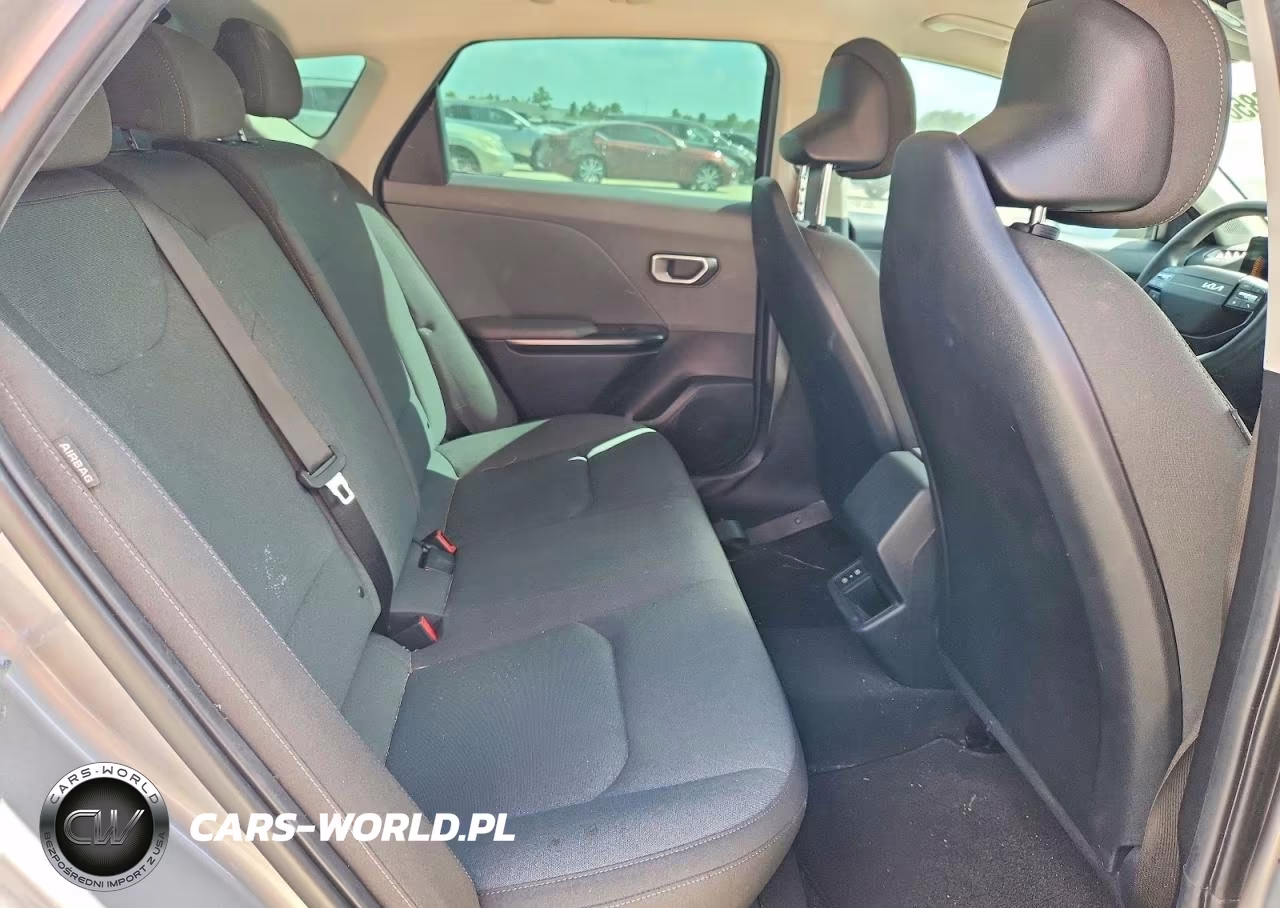 2025 Kia K4 Lxs VIN:3KPFT4DE4SE141856 - 10