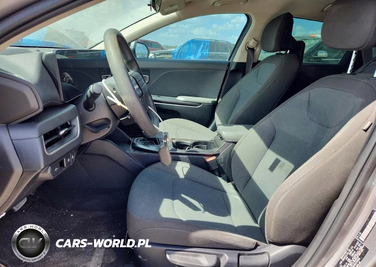 2025 Kia K4 Lxs VIN:3KPFT4DE4SE141856 - 7