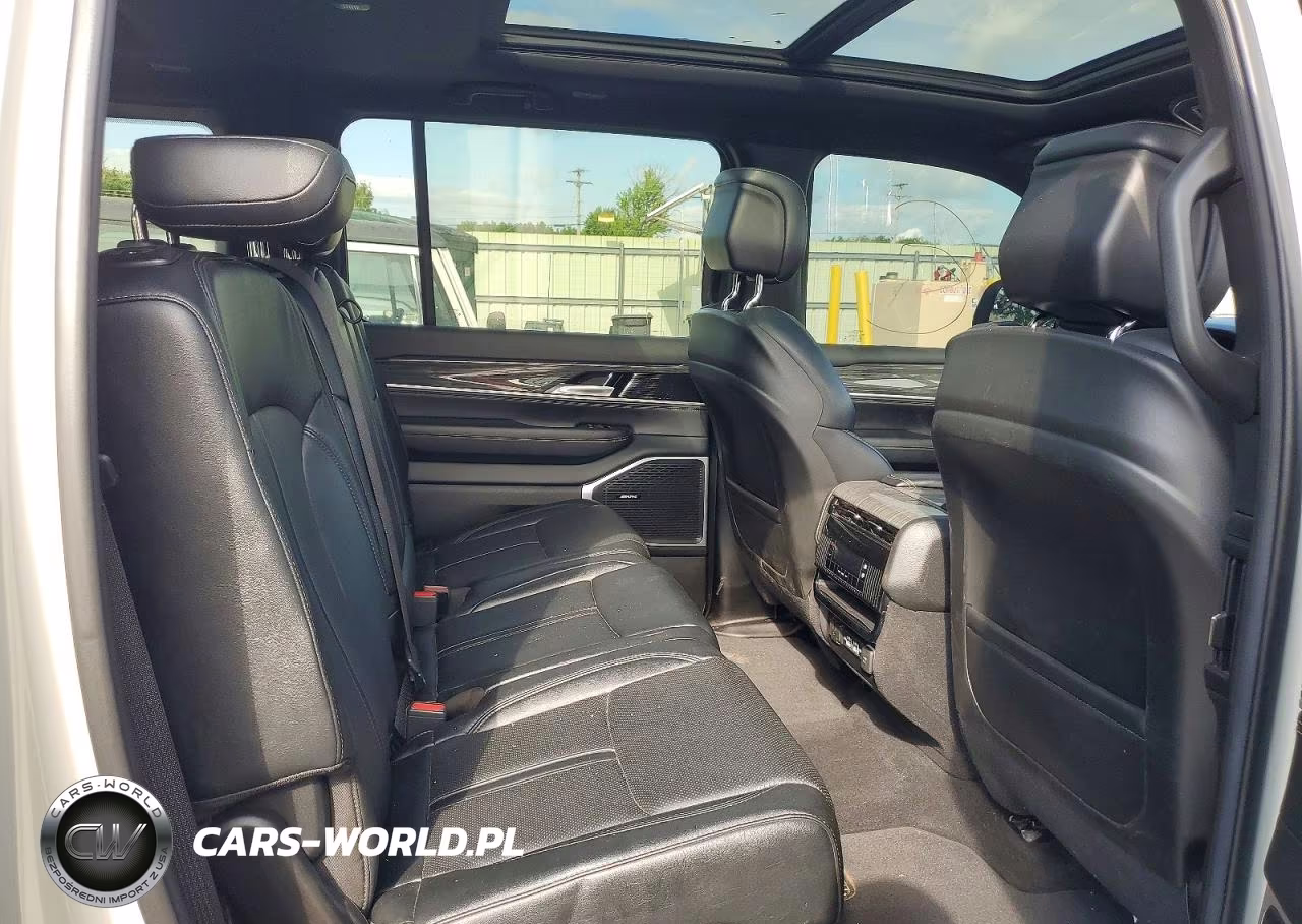 2022 Jeep Wagoneer Series Ii VIN:1C4SJVBT0NS179775 - 11