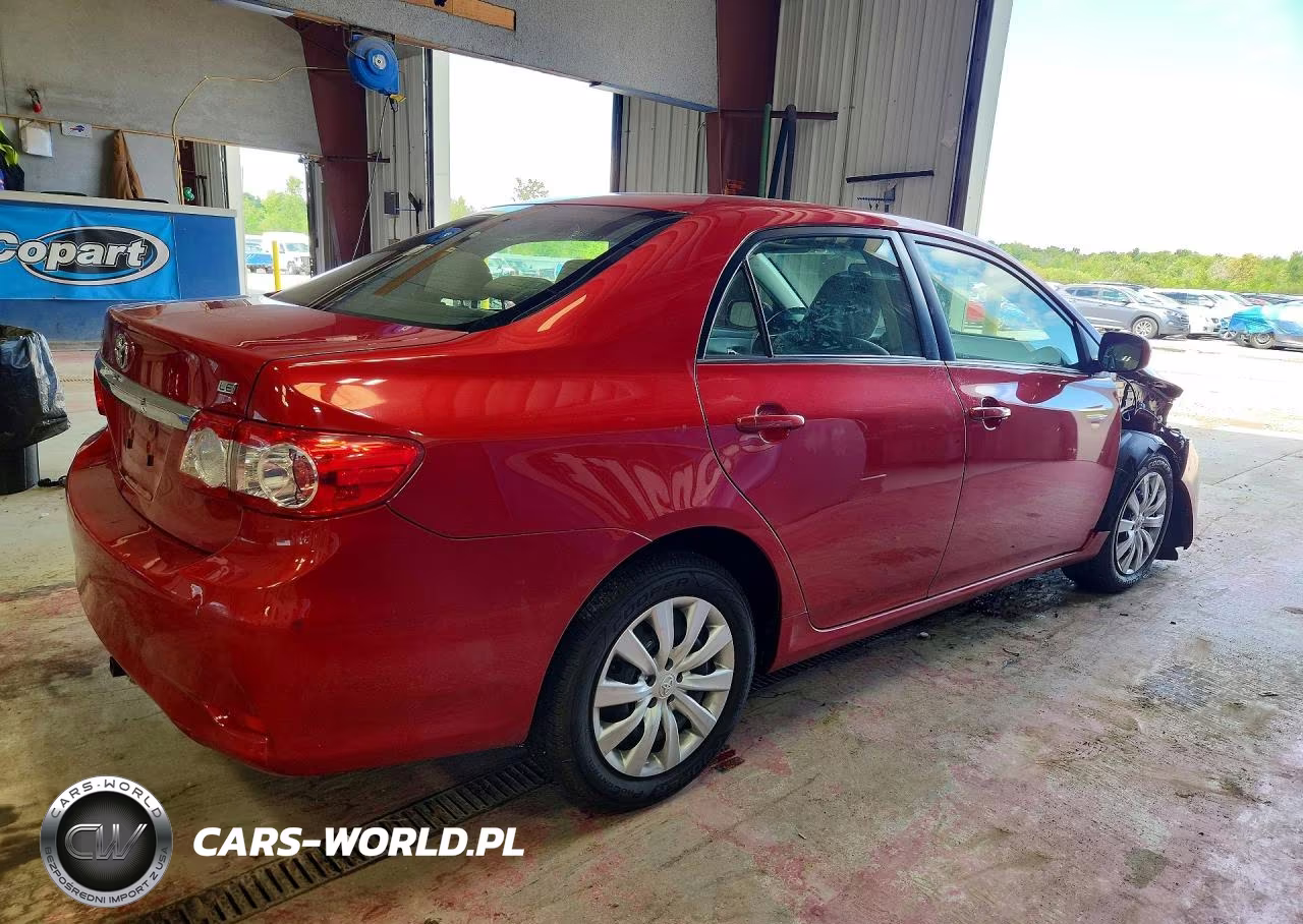 2013 Toyota Corolla Le VIN:JTDBU4EE0DJ116713 - 3
