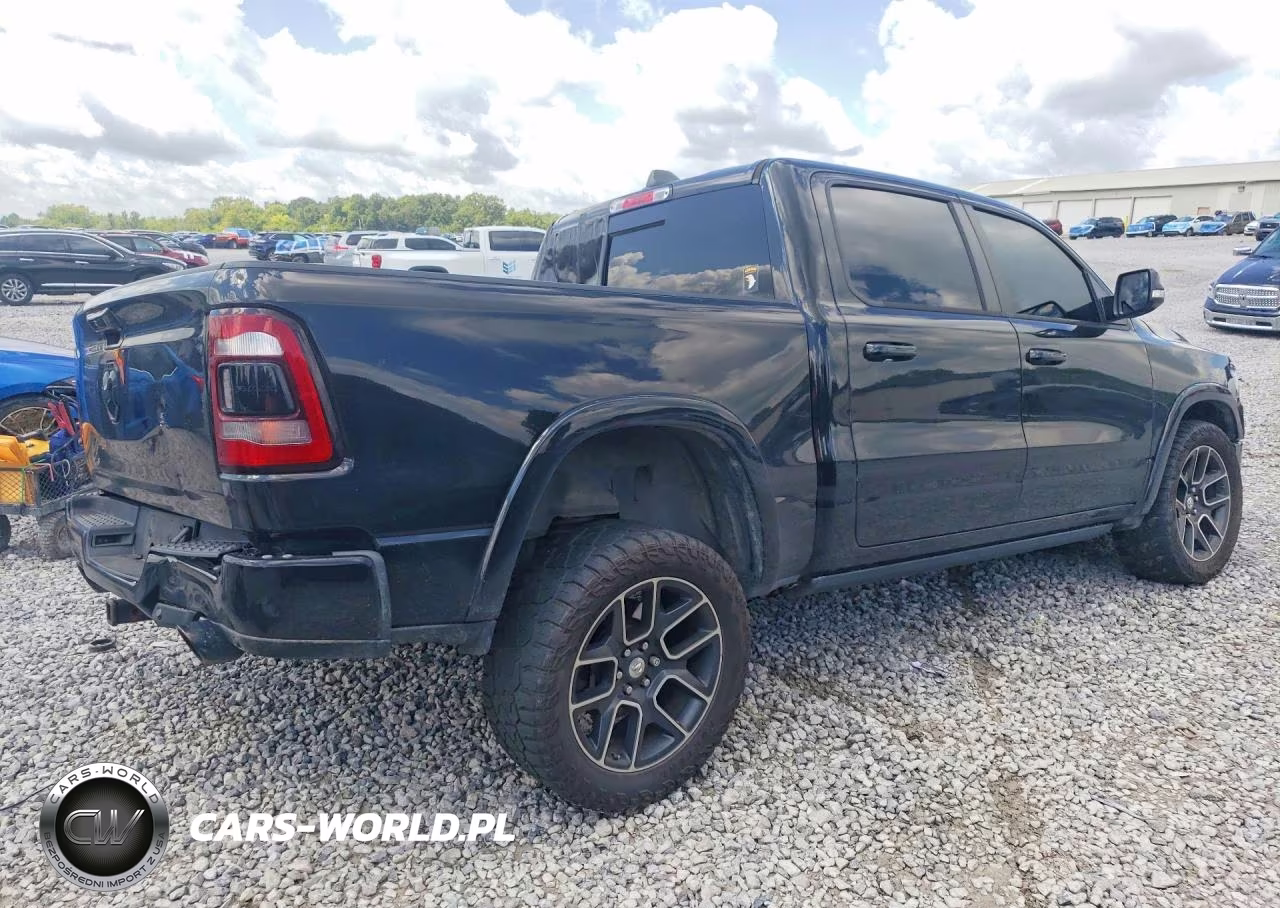 2019 Ram 1500 Laramie VIN:1C6SRFJT4KN845425 - 3