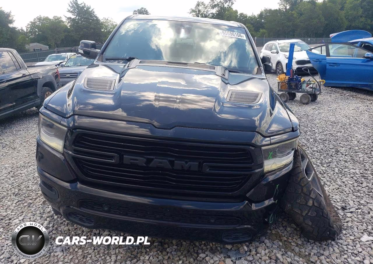 2019 Ram 1500 Laramie VIN:1C6SRFJT4KN845425 - 5