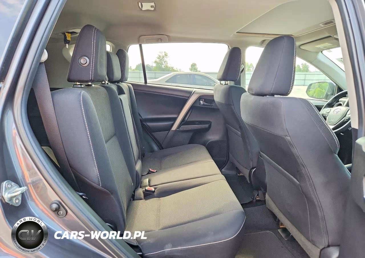 2018 Toyota Rav4 Xle VIN:2T3WFREV1JW477812 - 11