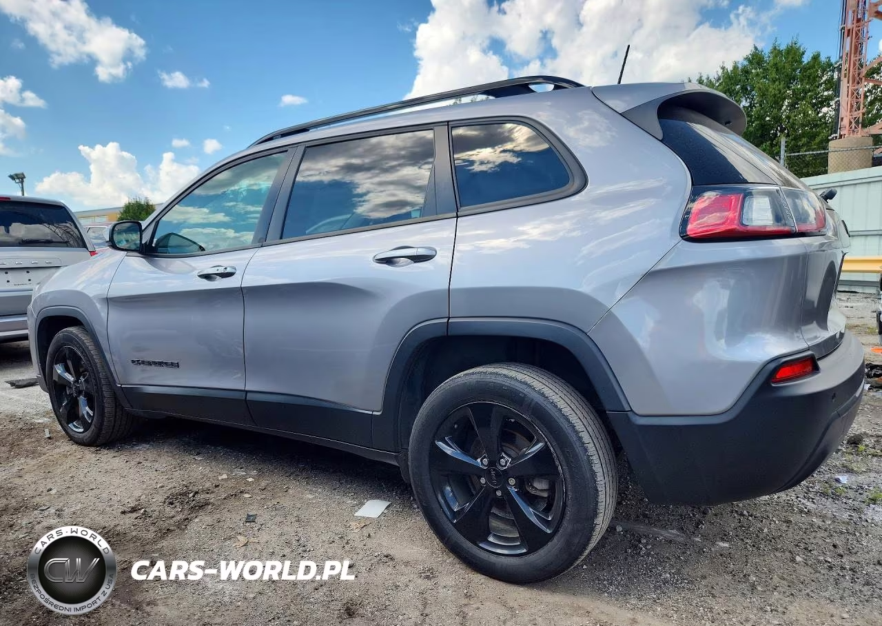 2019 Jeep Cherokee Latitude Plus VIN:1C4PJLLB6KD384226 - 2