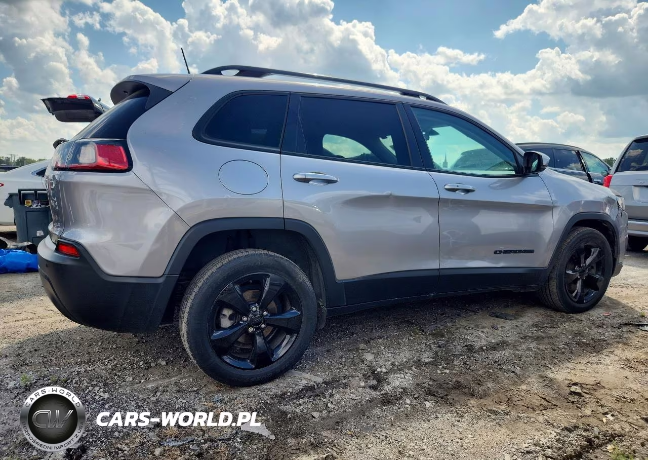 2019 Jeep Cherokee Latitude Plus VIN:1C4PJLLB6KD384226 - 3