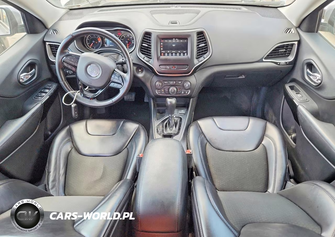 2019 Jeep Cherokee Latitude Plus VIN:1C4PJLLB6KD384226 - 8