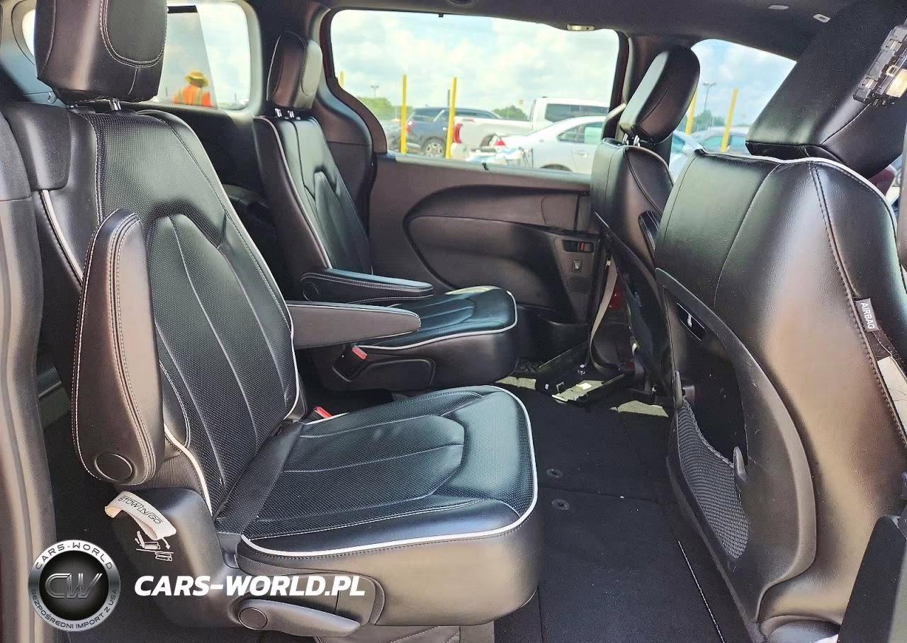 2018 Chrysler Pacifica Limited VIN:2C4RC1GG7JR354175 - 11