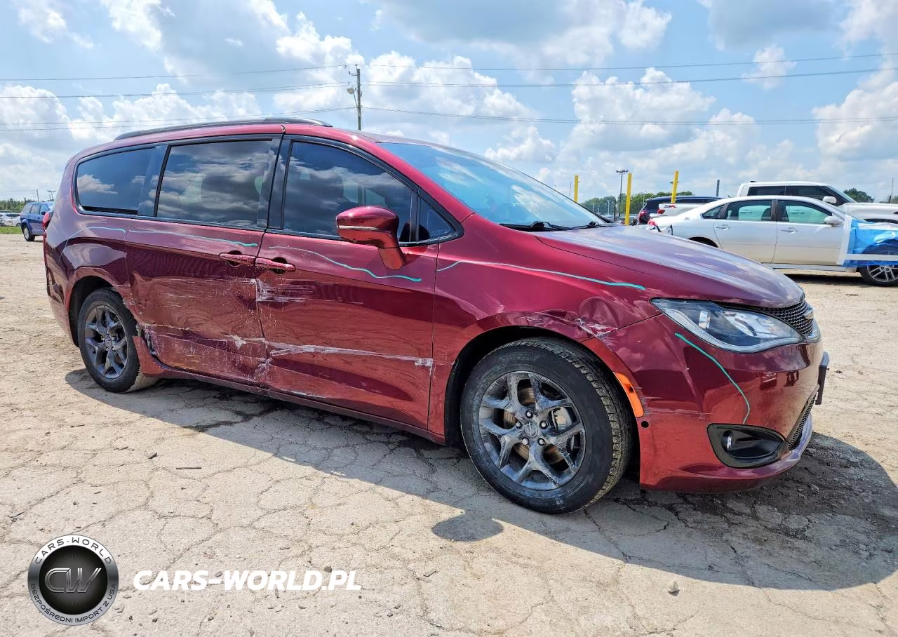 2018 Chrysler Pacifica Limited VIN:2C4RC1GG7JR354175 - 4
