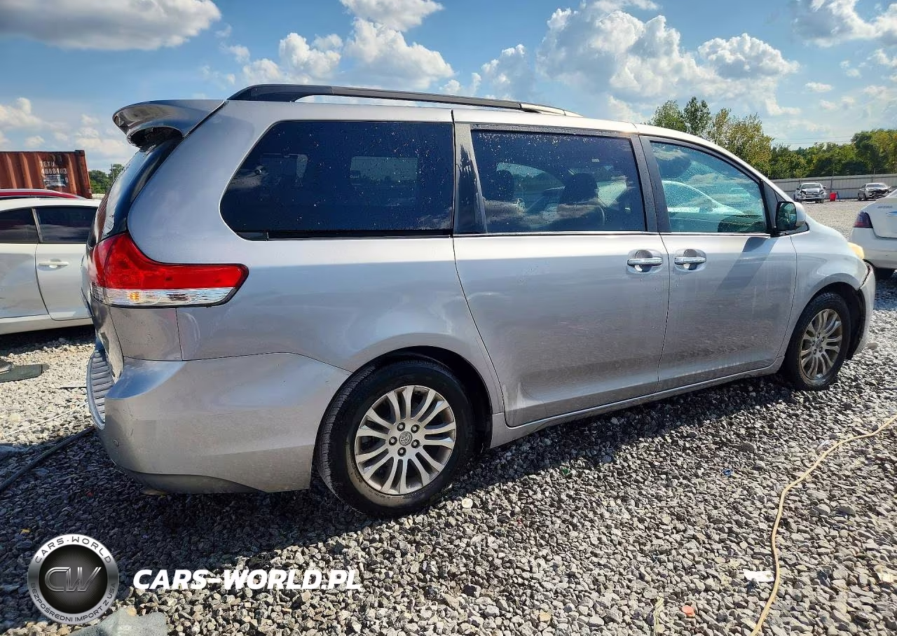 2012 Toyota Sienna Xle 8-Passenger VIN:5TDYK3DC7CS226721 - 3