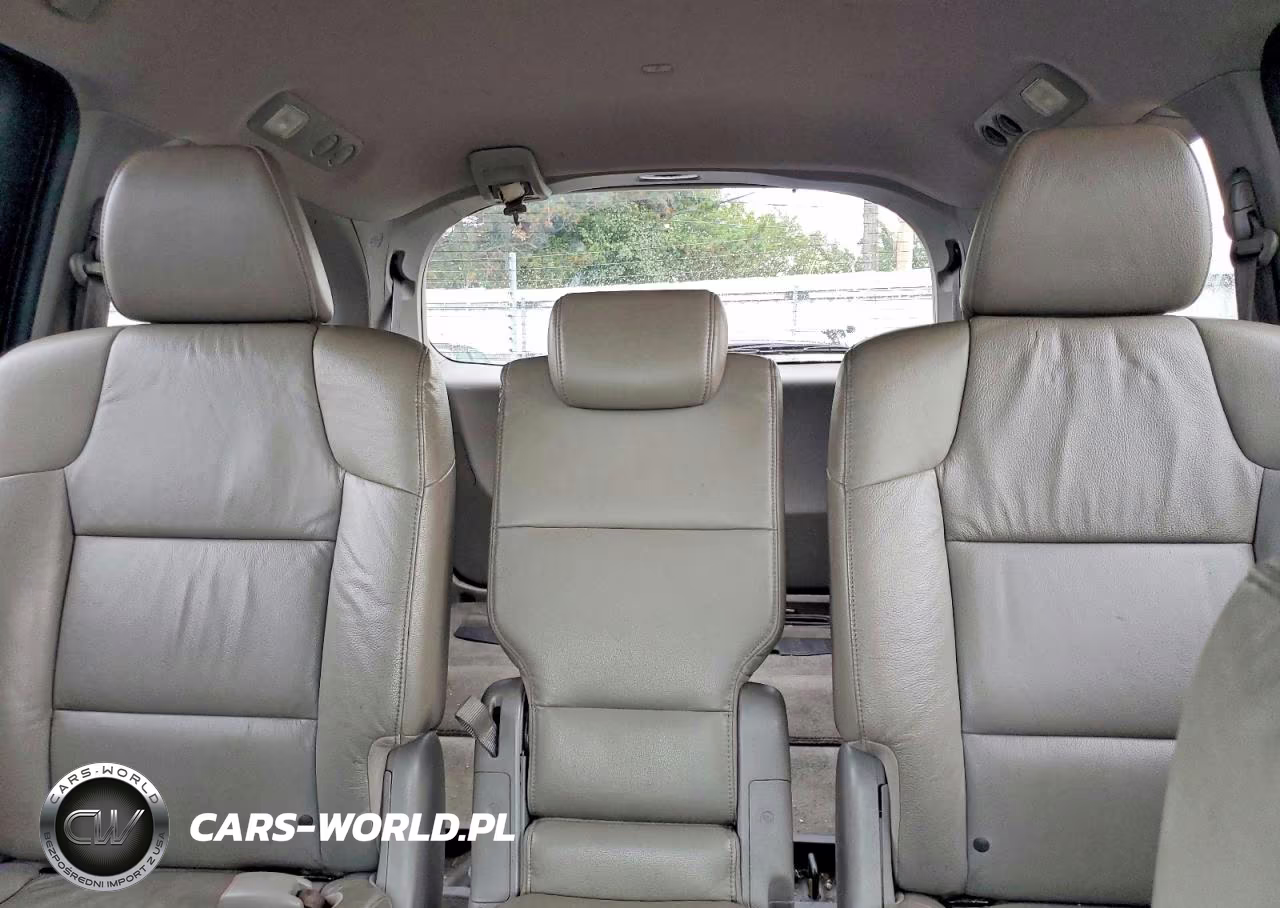 2011 Honda Odyssey Touring VIN:5FNRL5H98BB052060 - 10