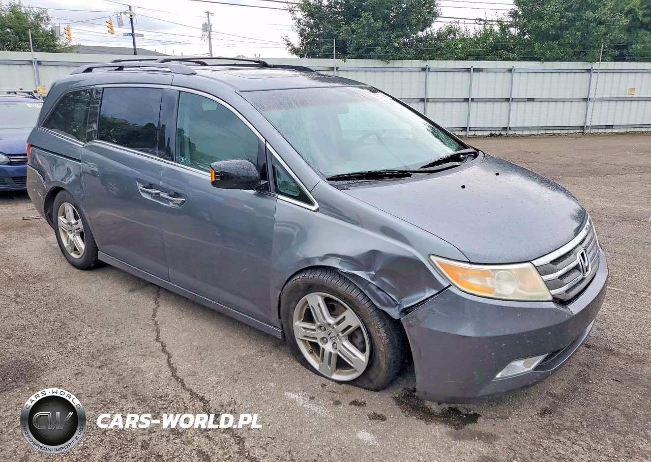 2011 Honda Odyssey Touring VIN:5FNRL5H98BB052060 - 4