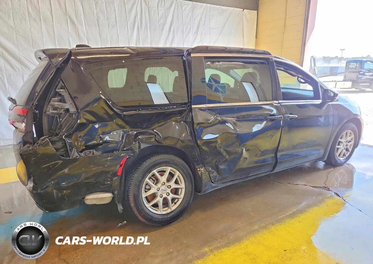 2025 Chrysler Pacifica Select VIN:2C4RC1BG2SR526797 - 3