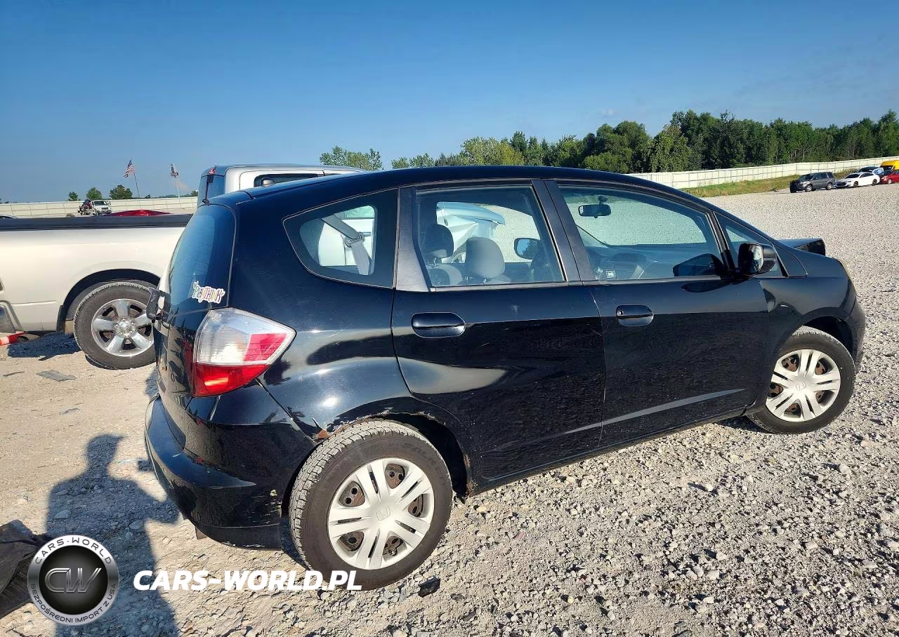 2010 Honda Fit VIN:JHMGE8H28AS020957 - 3