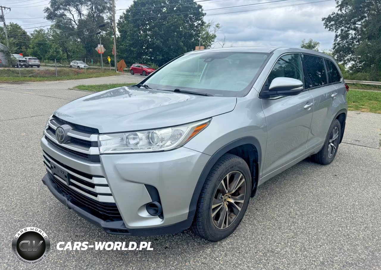 2018 Toyota Highlander Le VIN:5TDBZRFH7JS845989 - 2