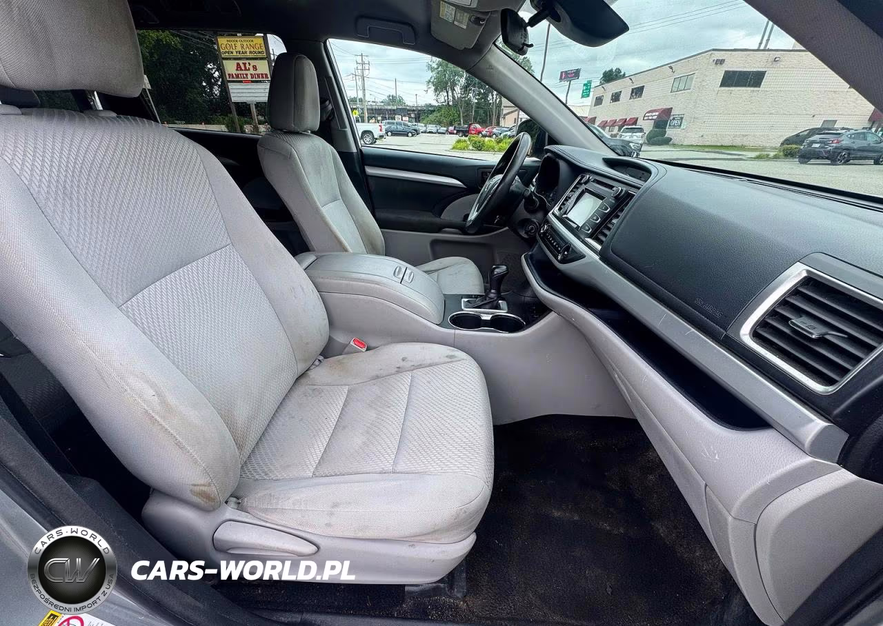 2018 Toyota Highlander Le VIN:5TDBZRFH7JS845989 - 5