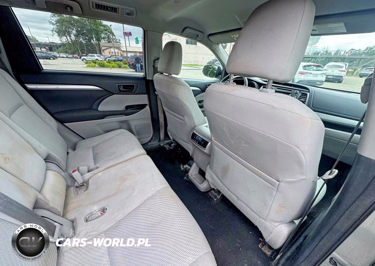 2018 Toyota Highlander Le VIN:5TDBZRFH7JS845989 - 6