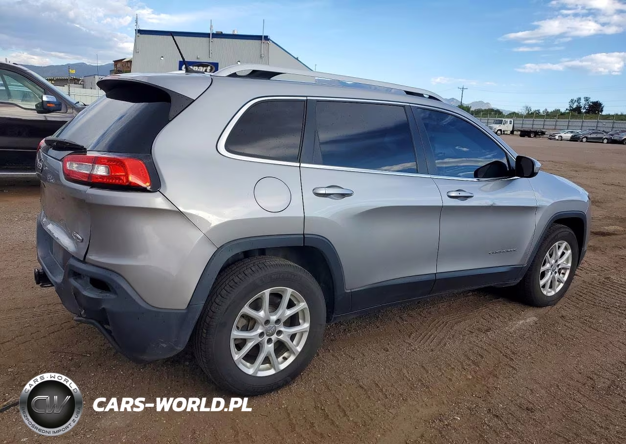 2015 Jeep Cherokee Latitude VIN:1C4PJMCS7FW546719 - 3