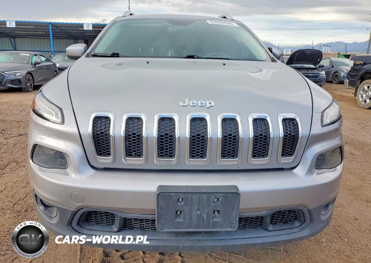 2015 Jeep Cherokee Latitude VIN:1C4PJMCS7FW546719 - 5