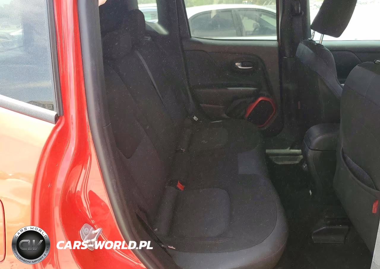 2018 Jeep Renegade Trailhawk VIN:ZACCJBCB8JPG67543 - 10