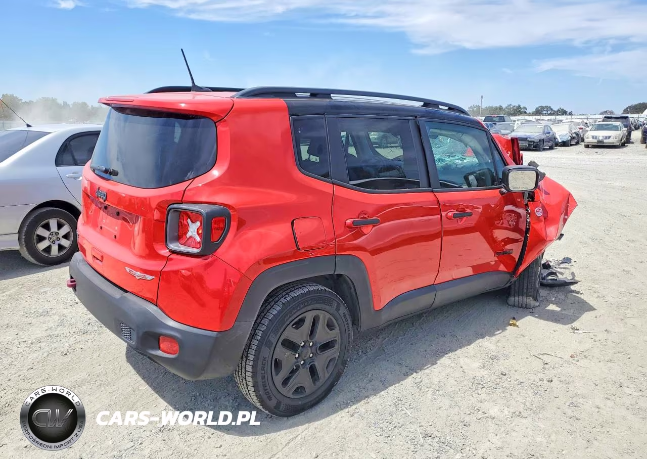2018 Jeep Renegade Trailhawk VIN:ZACCJBCB8JPG67543 - 3