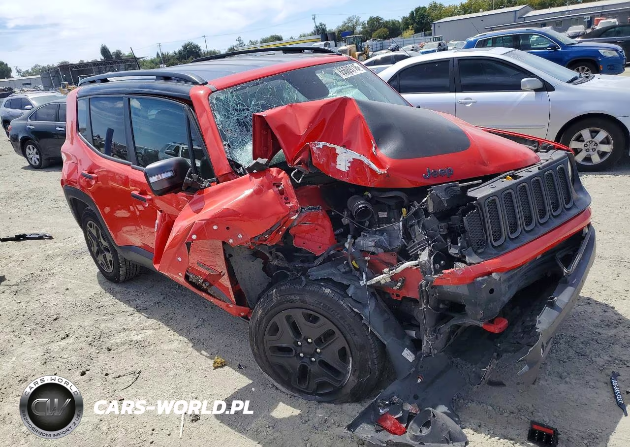 2018 Jeep Renegade Trailhawk VIN:ZACCJBCB8JPG67543 - 4