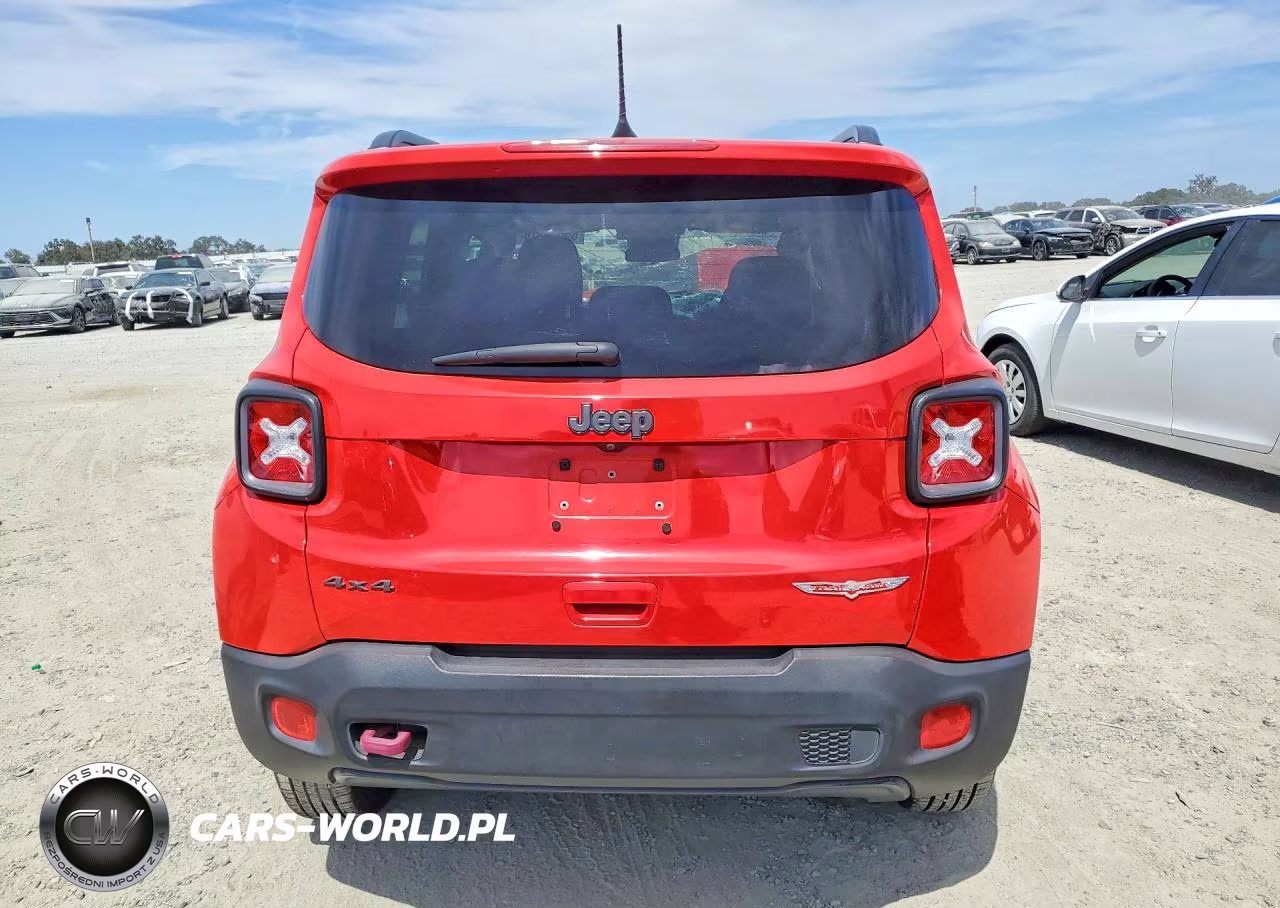 2018 Jeep Renegade Trailhawk VIN:ZACCJBCB8JPG67543 - 6