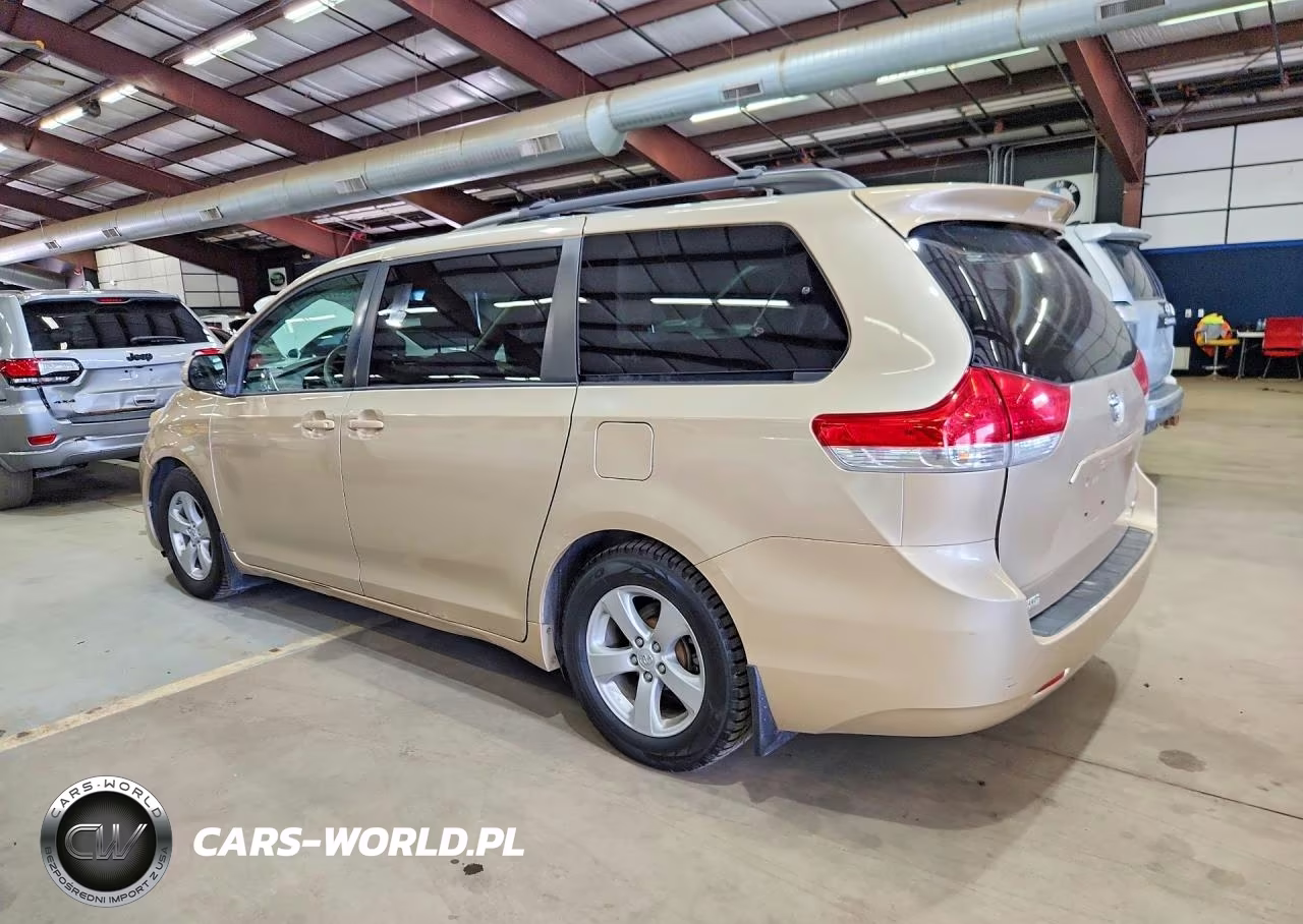 2013 Toyota Sienna Le VIN:5TDKK3DC8DS293383 - 2