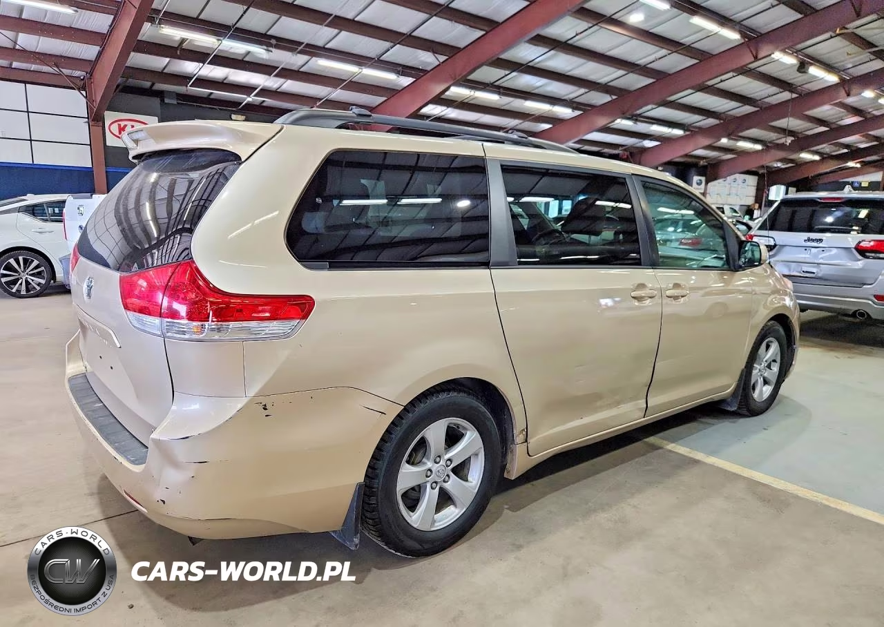 2013 Toyota Sienna Le VIN:5TDKK3DC8DS293383 - 3