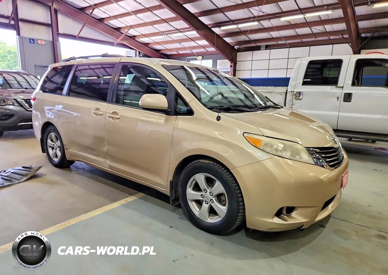2013 Toyota Sienna Le VIN:5TDKK3DC8DS293383 - 4