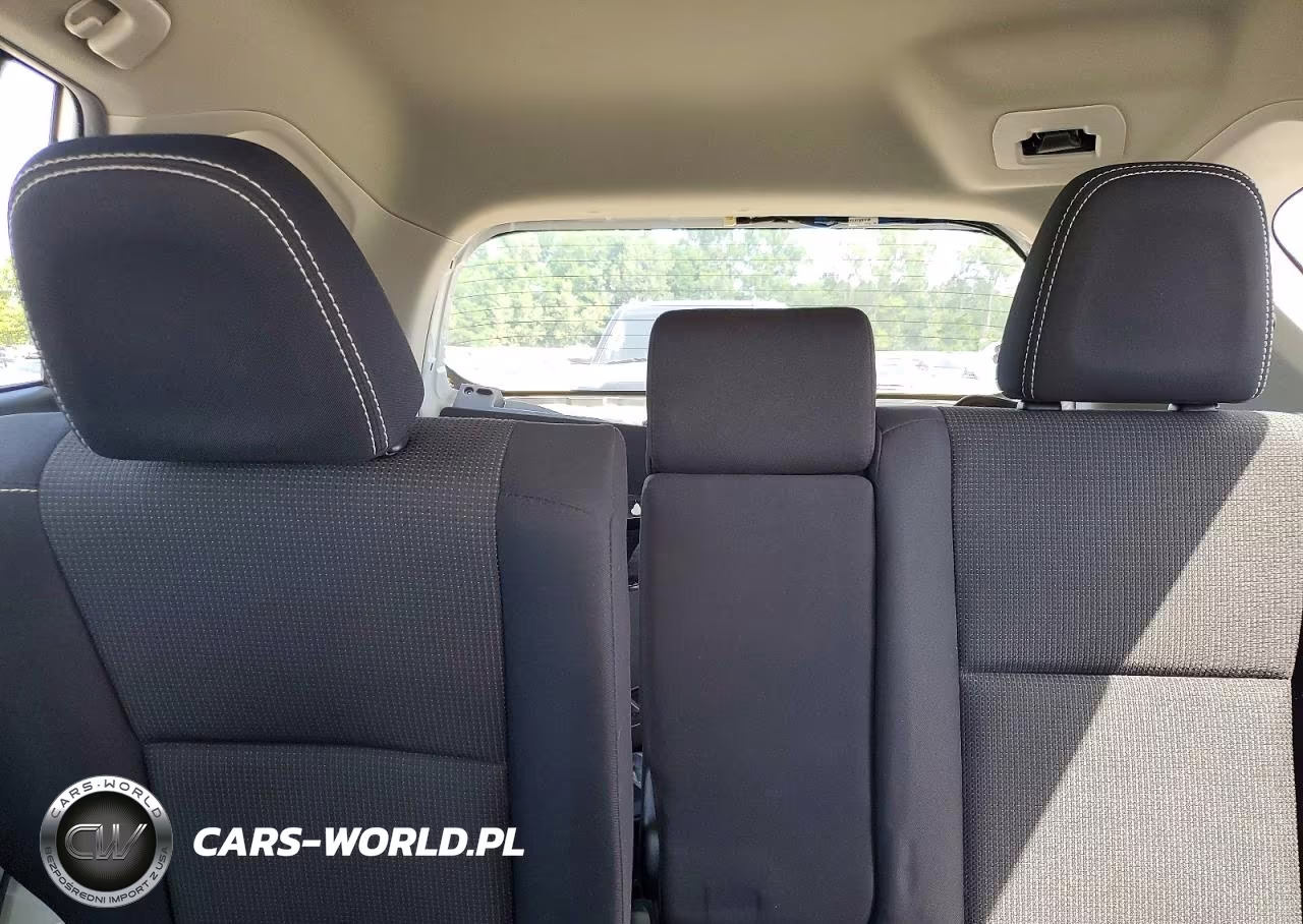 2018 Toyota Rav4 Xle VIN:2T3RFREV8JW744523 - 10