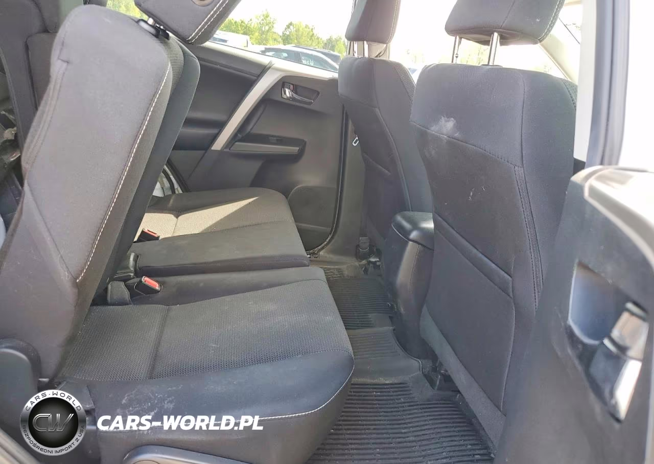 2018 Toyota Rav4 Xle VIN:2T3RFREV8JW744523 - 11