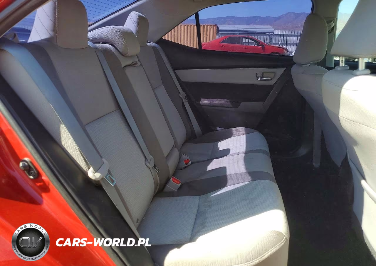2018 Toyota Corolla Le VIN:5YFBURHE7JP828295 - 10