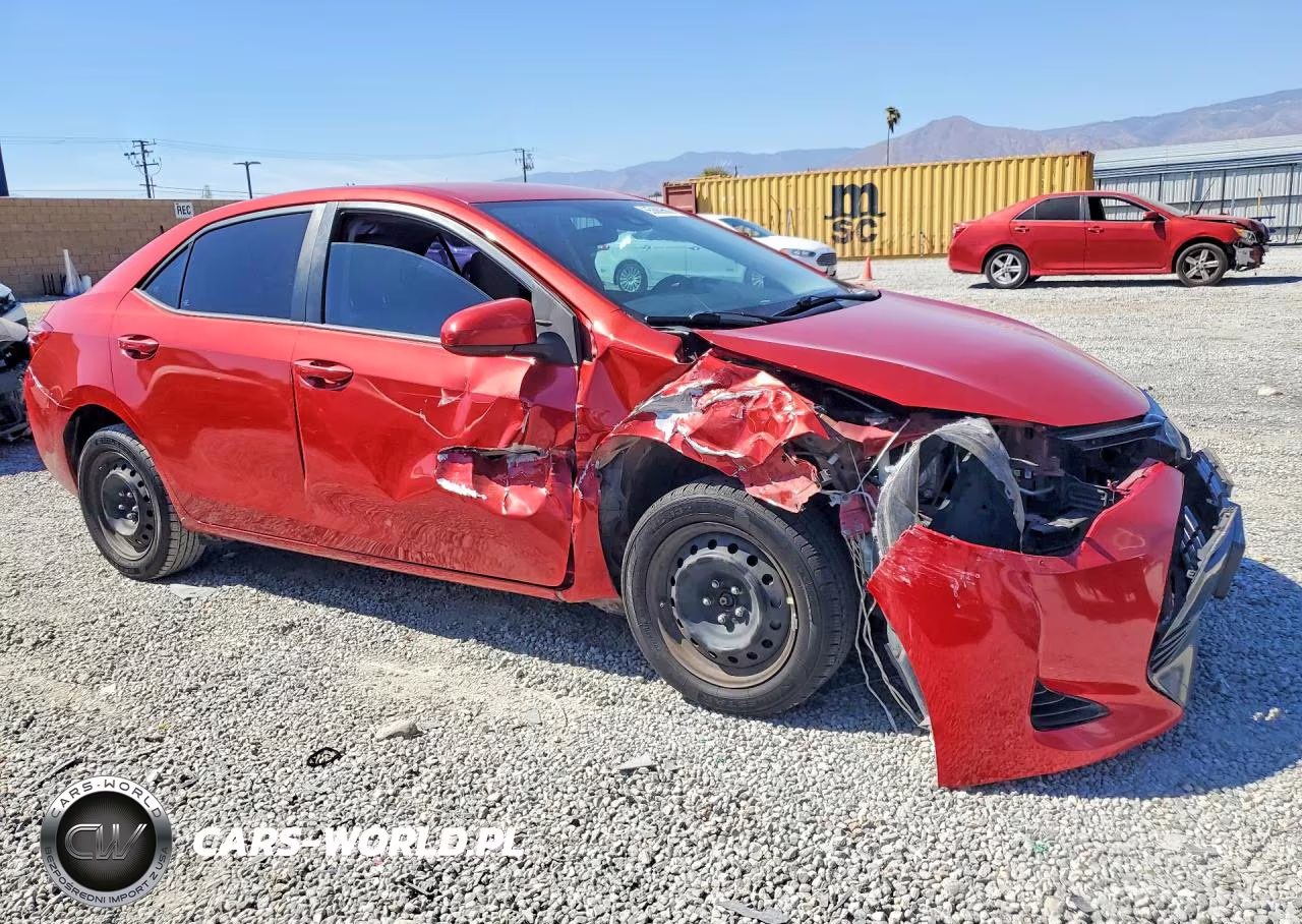 2018 Toyota Corolla Le VIN:5YFBURHE7JP828295 - 4