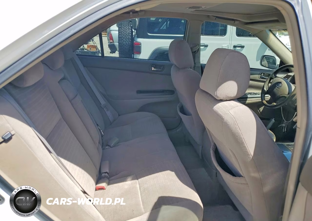 2005 Toyota Camry Le VIN:4T1BE32K15U404284 - 10