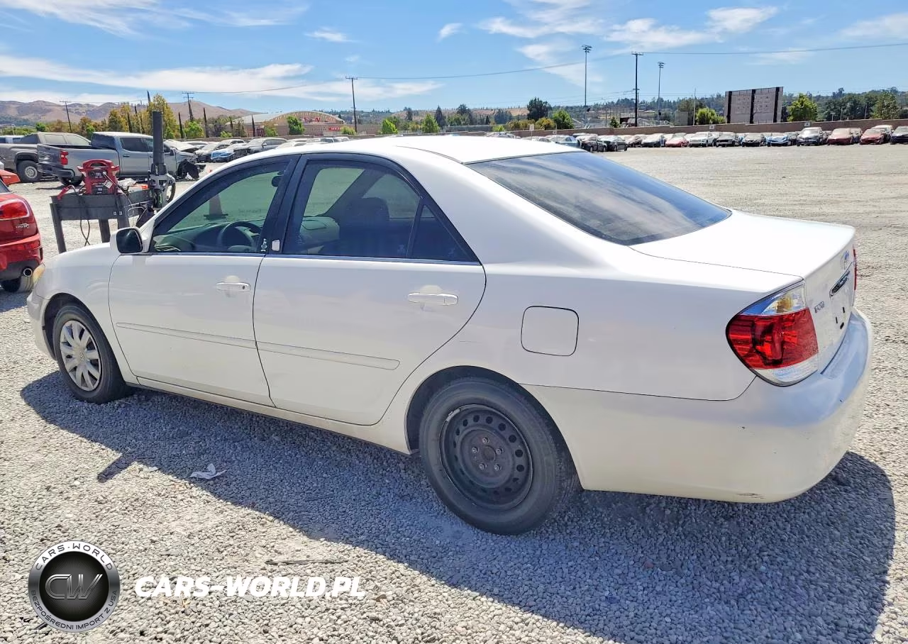 2005 Toyota Camry Le VIN:4T1BE32K15U404284 - 2