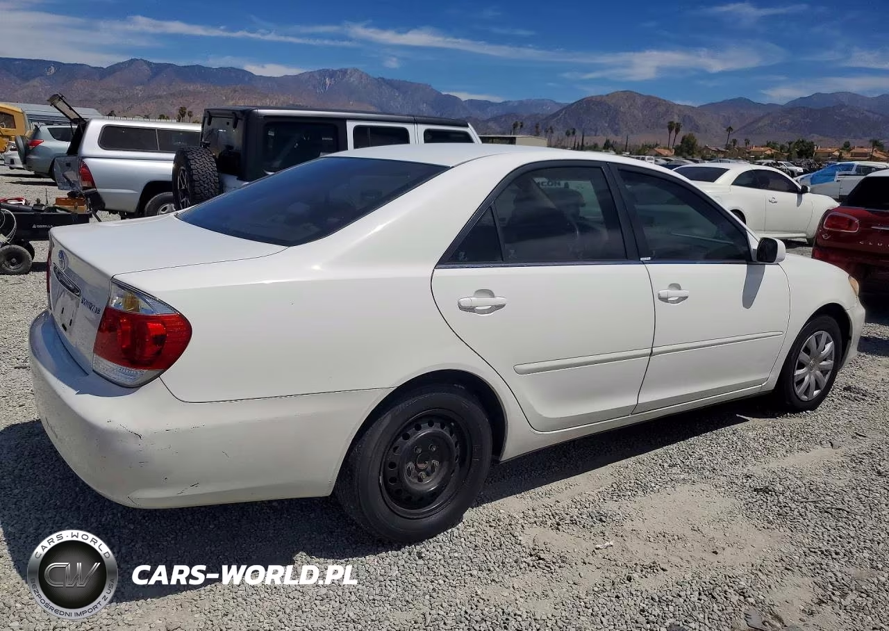 2005 Toyota Camry Le VIN:4T1BE32K15U404284 - 3