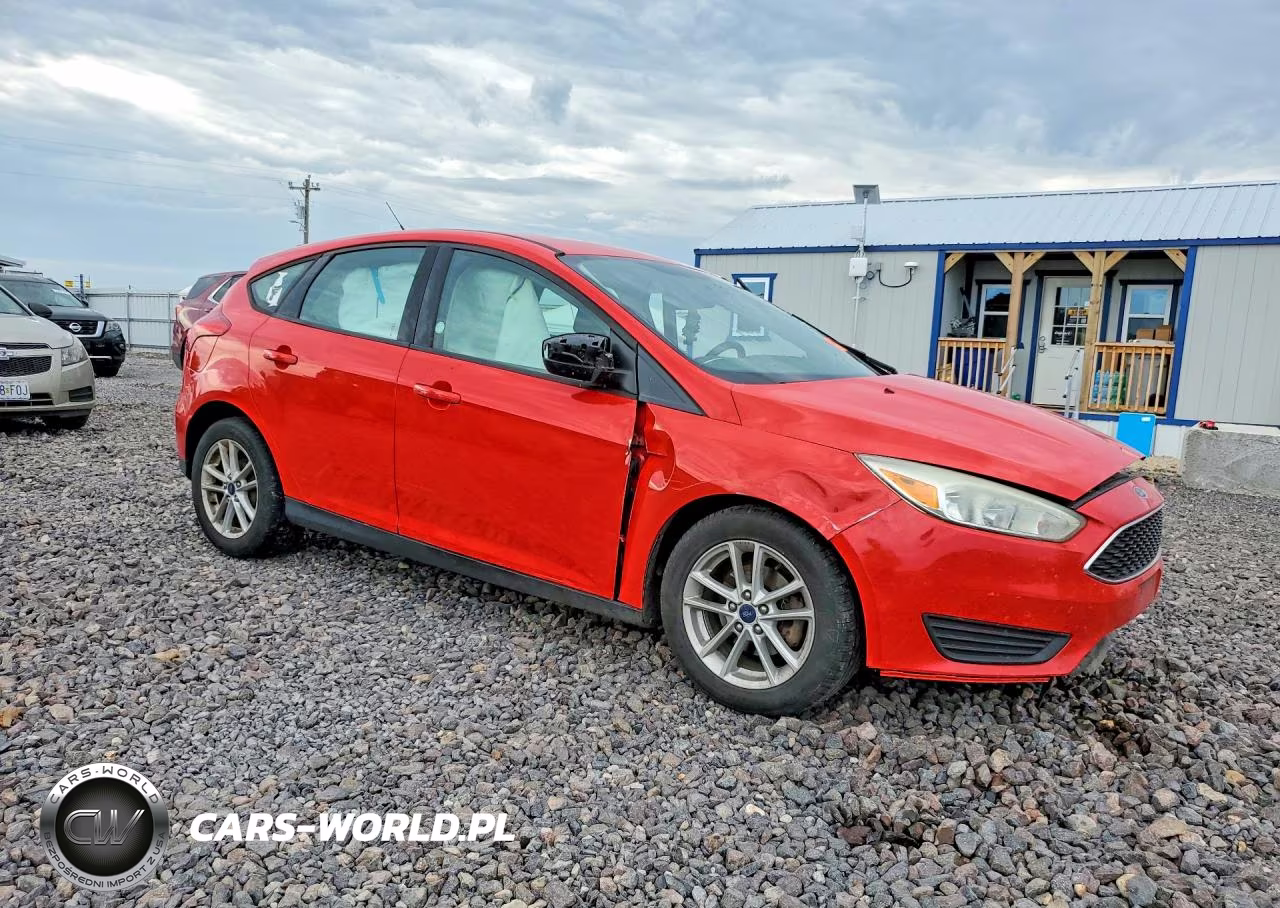 2017 Ford Focus Se VIN:1FADP3K25HL249276 - 4