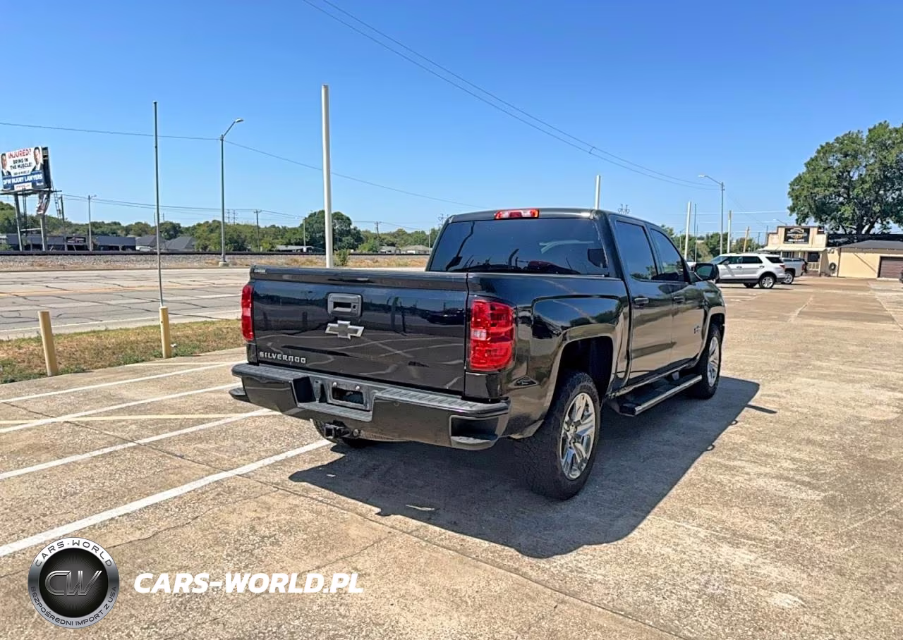 2018 Chevrolet Silverado C1500 Custom VIN:3GCPCPEC0JG496674 - 4