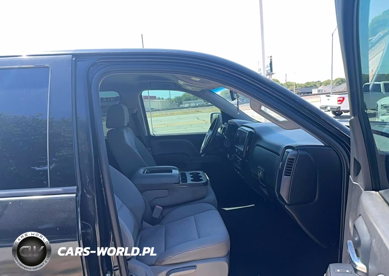 2018 Chevrolet Silverado C1500 Custom VIN:3GCPCPEC0JG496674 - 5